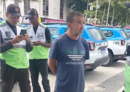 O homem foi identificado caminhando em Copacabana