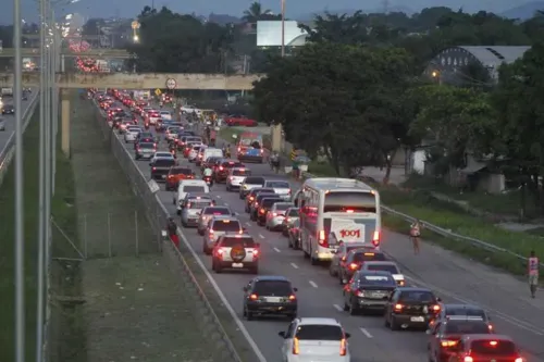 O acidente aconteceu por volta das 7h