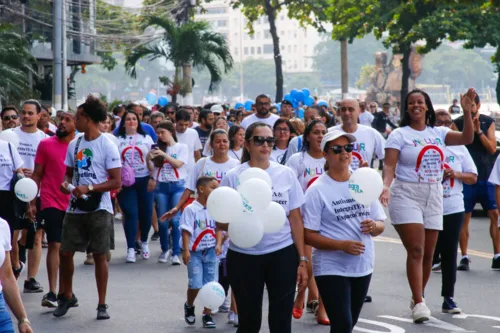 Caminhada de Conscientização Autismo aconteceu durante a manhã deste domingo (7).