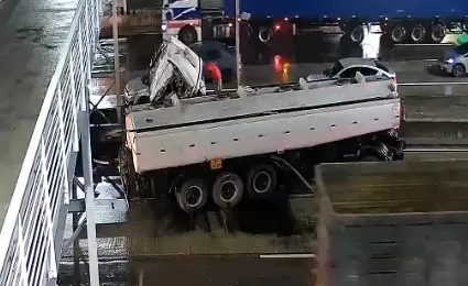 A vítima foi encaminhada ao Hospital Municipal Souza Aguiar