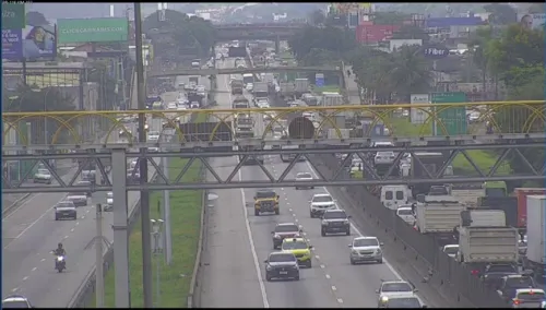 Fluxo de veículos segue interrompido a partir do KM-93