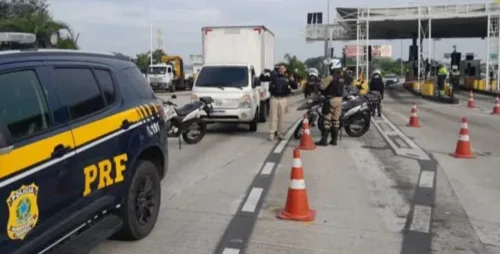 Motorista acabou preso pela PRF na praça do pedágio da Ponte