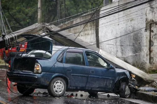 Colisão ocorreu no bairro Baldeador, na Zona Norte de Niterói