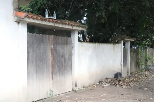 Templo religioso teve interior vandalizado na madrugada deste sábado (13)