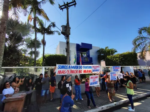 Grupo fez um ato pacífico pelas ruas do Centro, nesta quarta-feira (3)