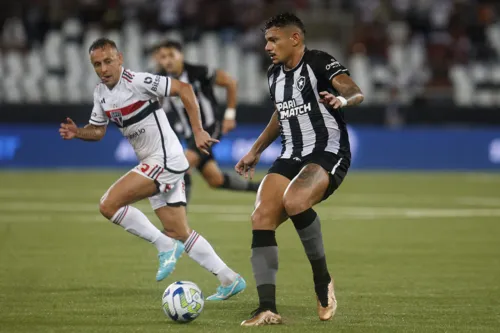 Botafogo é o lider, com 39 pontos, enquanto o São Paulo é o 5º, com 31