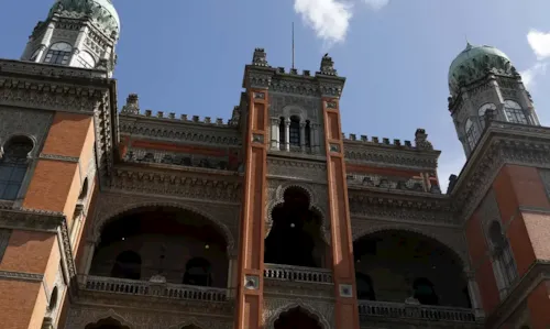 São 300 vagas em diversas áreas