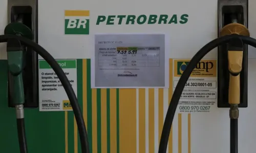 A Petrobras lembra que o valor cobrado ao consumidor final no posto é afetado por outros fatores