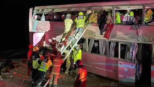 O veículo, oriundo de Porto Alegre, transportava 42 pessoas