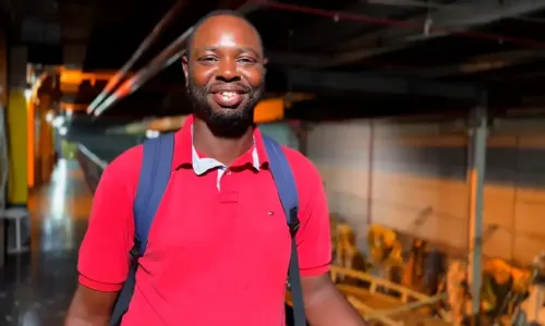 Ele vai desfilar pela Paraíso do Tuiuti representando o almirante negro João Cândido