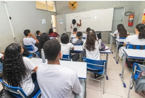 Além dos profissionais da Seeduc, servidores do Degase também recebem o abono nesta sexta