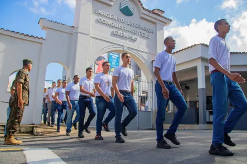 São 1.100 vagas em diversas áreas