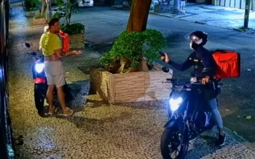 Os bandidos levaram o celular e um colar da vítima