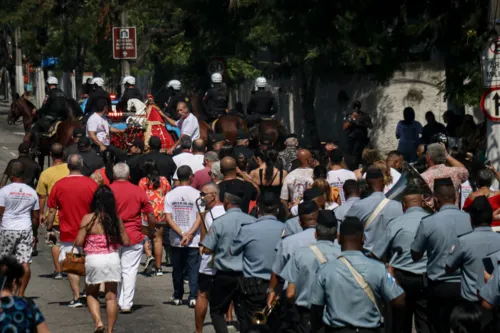 O desfile foi realizado por agentes do Regimento de Polícia Montada da PM