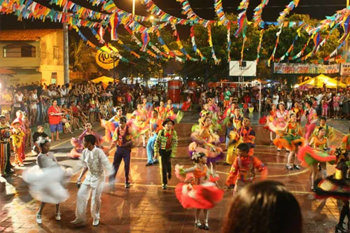 O Clube Central garante uma festa com muita animação, forró e quadrilha