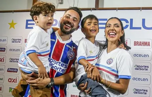 Imagem ilustrativa da imagem Filho de Everton Ribeiro puxa hino do Flamengo em coletiva do Bahia