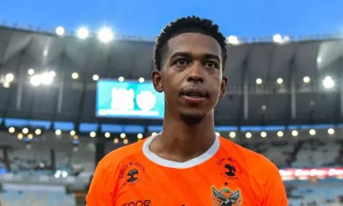 Carlinhos é o vice-artilheiro do Campeonato Carioca, com 8 gols marcados