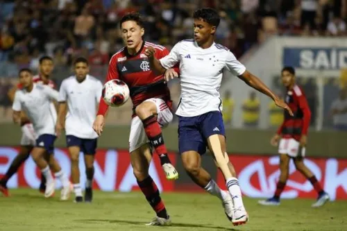 Confronto teve início com ambas as equipes buscando impor seu estilo de jogo