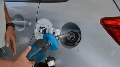 A gasolina passará paro o preço médio de R$ 3,01 por litro para as distribuidoras