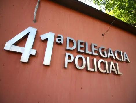 Ele resistiu à prisão e, ainda, desacatou os policiais