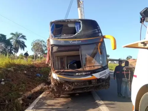 O acidente ocorreu na BR-101, altura de Teixeira de Freitas, sul da Bahia