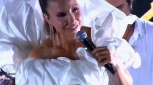 Ivete não perdeu o bom humor durante a interrrupção do show