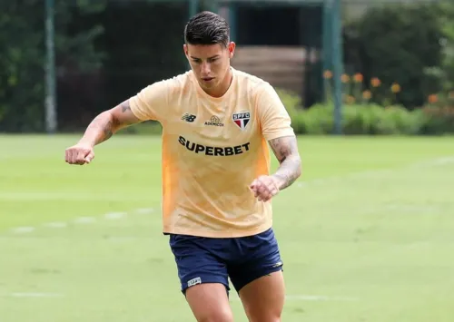 Colombiano iniciou o treino normalmente, mas sentiu dores na coxa e precisou deixar a atividade