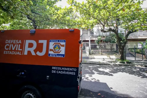 O Corpo de Bombeiros foi acionado às 9h40