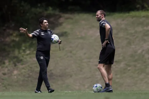 Lúcio Flávio e Joel Carli estão no comando técnico da equipe do Botafogo até o final do Brasileirão