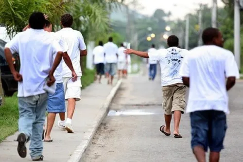 Poderão sair somente detentos que estudam e fazem cursos