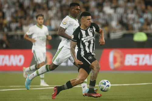 No primeiro turno, o Botafogo venceu o América-MG por 2 a 0