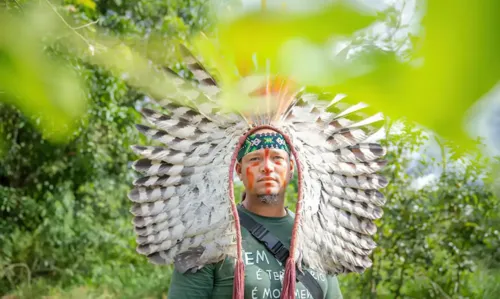 O cacique Merong Kamakã Mongoió, do povo pataxó hã-hã-hãe