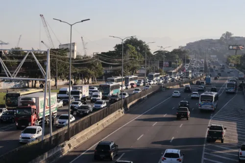 Tráfego é intenso na altura da Avenida do Contorno