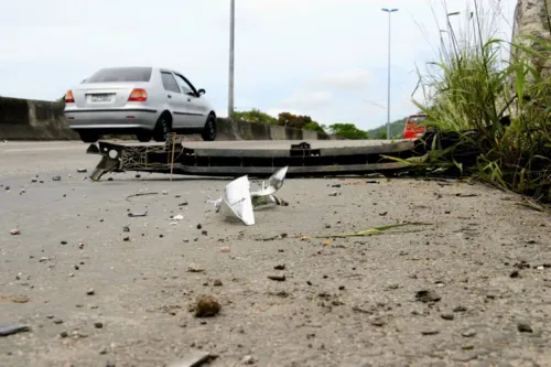 Uma mulher morreu durante acidente de carro e outro ficou ferido