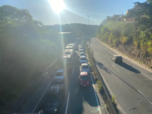 Lentidão se arrasta desde o bairro Baldeador, até a descida da Caixa D'Água, no Fonseca