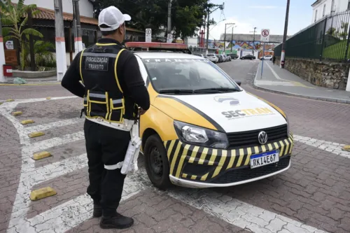 Agentes de trânsito estarão nos locais para auxiliar motoristas e pedestres