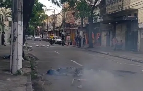 O protesto foi na rua Visconde de Itaboraí, no Centro