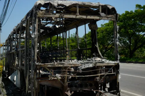 Os ataques a ônibus aconteceram na tarde de segunda