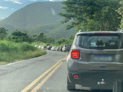 Lentidão segue em diferentes pontos da estrada