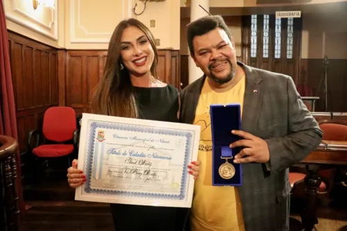 Nicole Bahls e Babu Santana são homenageados em Niterói