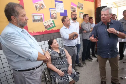 A inauguração contou com a presença do ministro da Previdência, Carlos Lupi