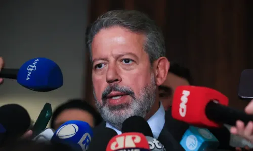 Arthur Lira anunciou comissão para debater o projeto de lei