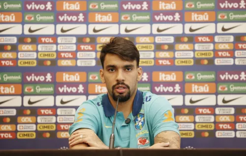 Lucas Paquetá durante entrevista coletiva