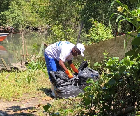 Ação de limpeza aconteceu no rio Imboaçu