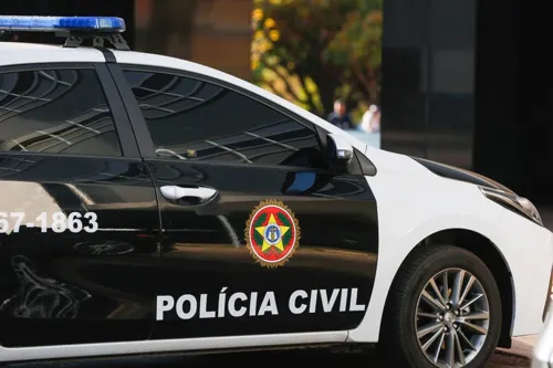 Agentes da Polícia Civil apreenderam também um veículo e botijões irregulares