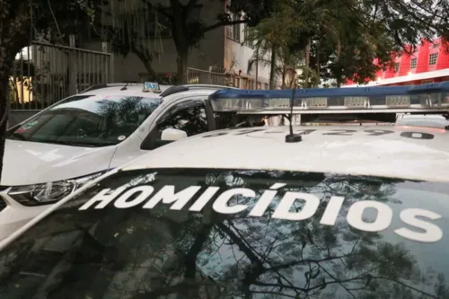 O carro foi periciado na época no crime pela DHNSG