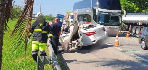 A carreta carregava um produto perigoso