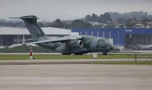 A aeronave, um KC-30 pertencente à Força Aérea Brasileira (FAB), decolou do Aeroporto Ben Gurion