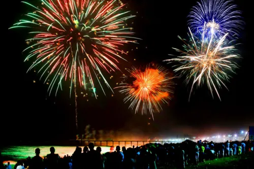 Haverá queima de fogos no Centro, Praia Costa Azul e Praça da Baleia