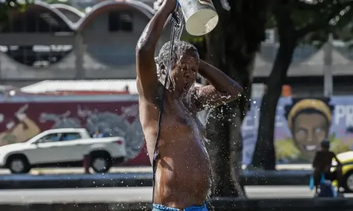 Temperaturas apresentaram elevação, com máxima de 42,5°C, às 13h50, na estação Irajá